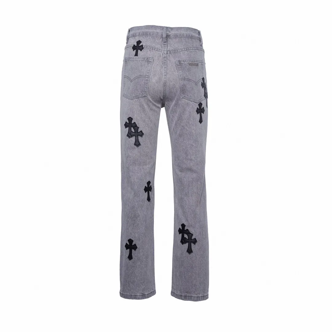 P210 Top version (grey pants, black leather) Top version Chrome Hearts jeans with leather jeans. As we all know, chromehearts jeans use vintage Levis jeans as the base for creation. They usually add their own unique silver buckles and silver ornaments, plus leather embellishments. This is what doubles the value of these vintage jeans, because the base is Vintage jeans, the jeans themselves have become very soft and comfortable after years of baptism, which can be distinguished from ordinary jeans. Regarding the size, you should also refer to the pants data. Style number: 1607# Color: gray pants and black leather Size: 28 30 32 34 28 Waist 86 Hips 100 Pants length 102 30 Waist 90 Hips 104 Pants length 104 32 Waist 94 Hips 108, pants length 106 34, waist 98, hips 112, pants length 110
